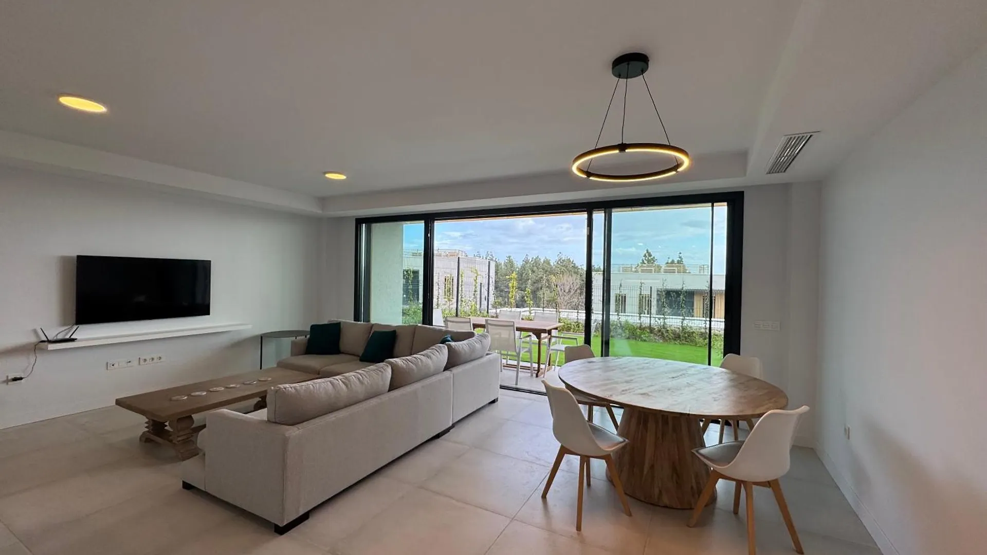 Spacious Beach House In Malaga-Cala De Mijas, Amazing See View, 3 Bedroom, Garden & Common Pool 0*,  Spanje